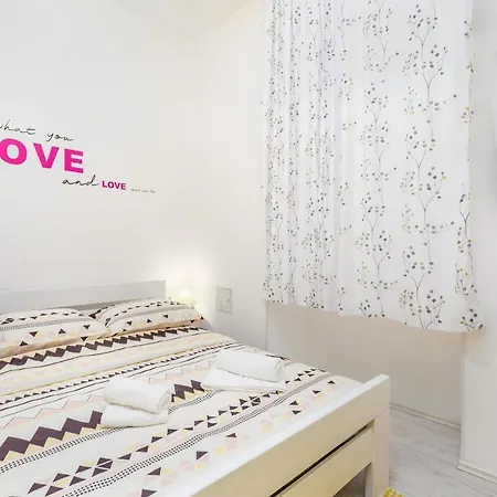 Apartment With Love Center *