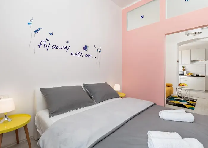 With Center Apartment